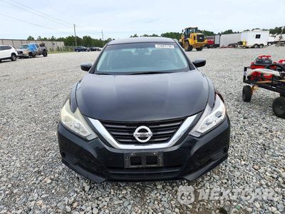 Piąte zdjęcie samochodu w środku: 2018 NISSAN ALTIMA 2.5 S VIN:1N4AL3AP1JC217510 - miniatura