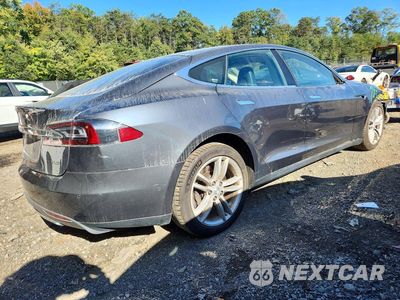 Trzecie zdjęcie samochodu z tyłu: 2015 TESLA MODEL S 70D VIN:5YJSA1S26FF090744 - miniatura