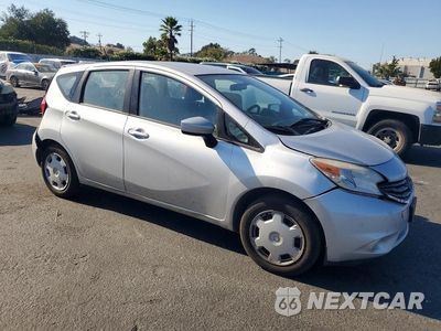 Czwarte zdjęcie samochodu z boku: 2016 NISSAN VERSA NOTE SV VIN:3N1CE2CP5GL364773 - miniatura