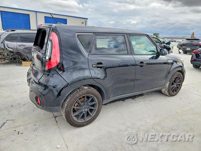 Trzecie zdjęcie samochodu z tyłu: 2017 KIA SOUL + VIN:KNDJP3A5XH7418273 - miniatura