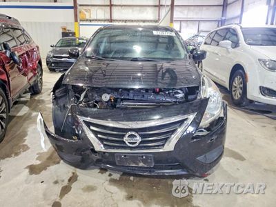 Piąte zdjęcie samochodu w środku: 2018 NISSAN VERSA S VIN:3N1CN7AP5JL812162 - miniatura