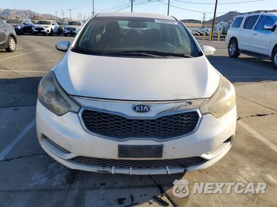 Piąte zdjęcie samochodu w środku: 2015 KIA FORTE LX VIN:KNAFX4A64F5421518 - miniatura