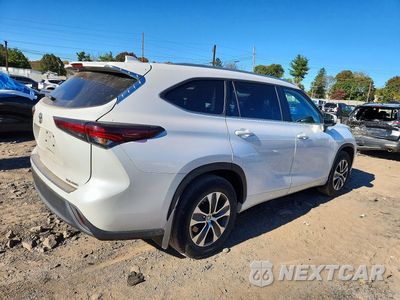 Trzecie zdjęcie samochodu z tyłu: 2024 TOYOTA HIGHLANDER XLE VIN:5TDKDRBH7RS569202 - miniatura