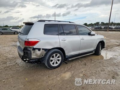 Trzecie zdjęcie samochodu z tyłu: 2012 TOYOTA HIGHLANDER BASE VIN:5TDZK3EHXCS058488 - miniatura
