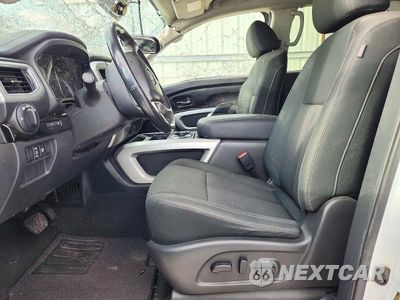 Zdjęcie 7 z 13 samochodu: 2019 NISSAN TITAN SV VIN:1N6AA1E65KN533615 - miniatura