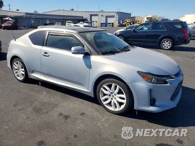 Czwarte zdjęcie samochodu z boku: 2014 SCION TC 10 SERIES VIN:JTKJF5C77E3069601 - miniatura