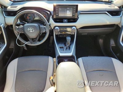 Zdjęcie 8 z 13 samochodu: 2019 TOYOTA RAV4 XLE VIN:JTMW1RFV5KD510628 - miniatura
