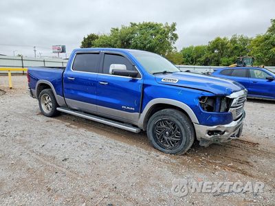 Czwarte zdjęcie samochodu z boku: 2019 RAM 1500 LARAMIE VIN:1C6RREJT8KN617811 - miniatura