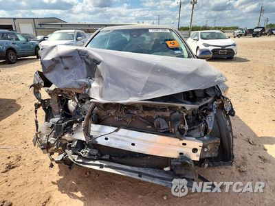 Piąte zdjęcie samochodu w środku: 2019 TOYOTA CAMRY LE VIN:4T1B11HK5KU728681 - miniatura