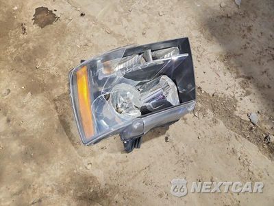 Zdjęcie 13 z 14 samochodu: 2013 CHEVROLET SUBURBAN K1500 LTZ VIN:1GNSKKE76DR294582 - miniatura