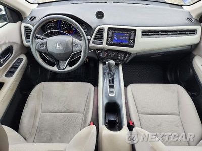 Zdjęcie 8 z 14 samochodu: 2017 HONDA HR-V LX VIN:3CZRU6H33HM732624 - miniatura