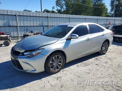 2015 TOYOTA CAMRY SE 4T1BF1FK2FU932896 - główne zdjęcie licytacji z USA - miniatura