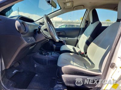 Zdjęcie 7 z 13 samochodu: 2016 TOYOTA PRIUS C ONE VIN:JTDKDTB33G1126055 - miniatura