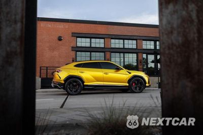 Zdjęcie 14 z 14 samochodu: 2019 LAMBORGHINI URUS VIN:ZPBUA1ZL5KLA02127 - miniatura