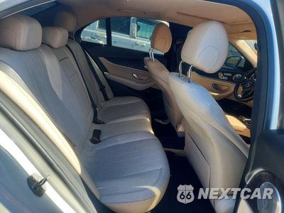 Zdjęcie 10 z 12 samochodu: 2017 MERCEDES-BENZ E 300 4MATIC VIN:WDDZF4KB0HA166011 - miniatura