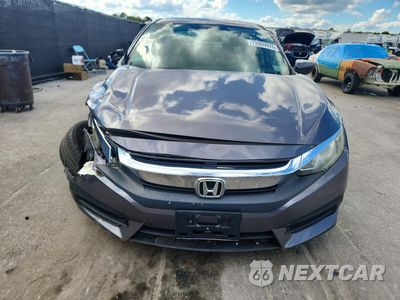Piąte zdjęcie samochodu w środku: 2018 HONDA CIVIC LX VIN:19XFC2F56JE206755 - miniatura