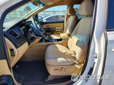 Zdjęcie 7 z 13 samochodu: 2016 KIA SEDONA VIN:KNDMB5C1XG6142845 - miniatura