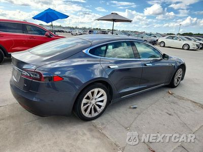 Trzecie zdjęcie samochodu z tyłu: 2016 TESLA MODEL S VIN:5YJSA1E10GF133480 - miniatura