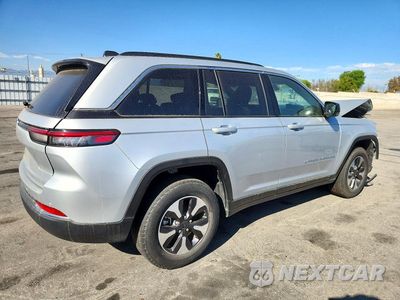 Trzecie zdjęcie samochodu z tyłu: 2025 JEEP GRAND CHEROKEE 4XE VIN:1C4RJYB68S8700776 - miniatura