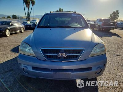 Piąte zdjęcie samochodu w środku: 2005 KIA SORENTO LX VIN:KNDJD733X55404182 - miniatura