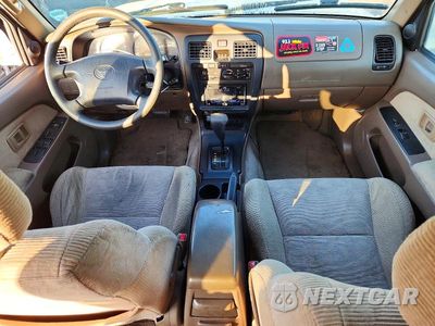 Zdjęcie 8 z 12 samochodu: 2000 TOYOTA 4RUNNER SR5 VIN:JT3GN86R9Y0149494 - miniatura