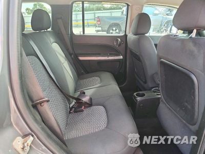 Zdjęcie 11 z 13 samochodu: 2008 CHEVROLET HHR LT VIN:3GNDA33P88S531855 - miniatura