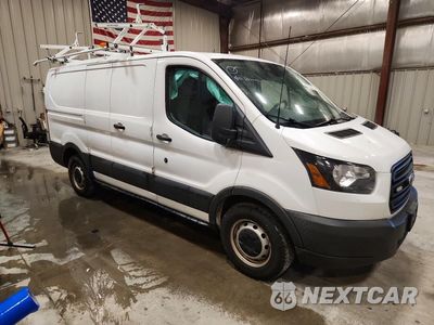 Czwarte zdjęcie samochodu z boku: 2018 FORD TRANSIT 150 DELIVERY VAN VIN:1FTYE1ZM6JKA38922 - miniatura