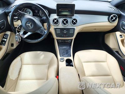 Zdjęcie 8 z 12 samochodu: 2015 MERCEDES-BENZ CLA 250 VIN:WDDSJ4EB8FN248036 - miniatura