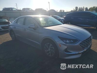 Czwarte zdjęcie samochodu z boku: 2020 HYUNDAI SONATA HYBRID BLUE VIN:KMHL24JJ6LA009947 - miniatura
