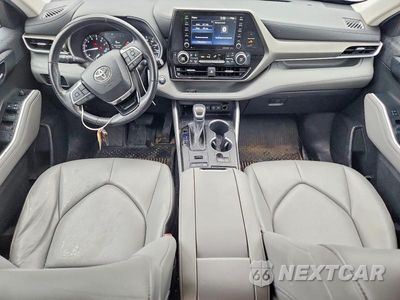 Zdjęcie 8 z 14 samochodu: 2021 TOYOTA HIGHLANDER XLE VIN:5TDGZRBH3MS086175 - miniatura