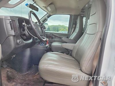 Zdjęcie 7 z 13 samochodu: 2020 CHEVROLET EXPRESS G2500 3LT VIN:1GCWGAFP5L1275197 - miniatura