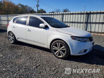 Czwarte zdjęcie samochodu z boku: 2011 KIA FORTE5 SX VIN:KNAFW5A39B5453003 - miniatura