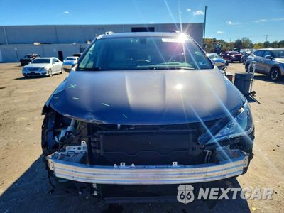 Piąte zdjęcie samochodu w środku: 2017 CHRYSLER PACIFICA LIMITED VIN:2C4RC1GG0HR788013 - miniatura