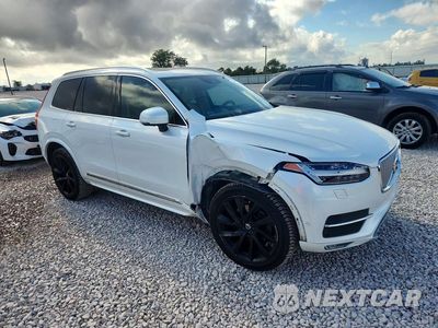 Czwarte zdjęcie samochodu z boku: 2018 VOLVO XC90 T6 VIN:YV4A22PL5J1389351 - miniatura