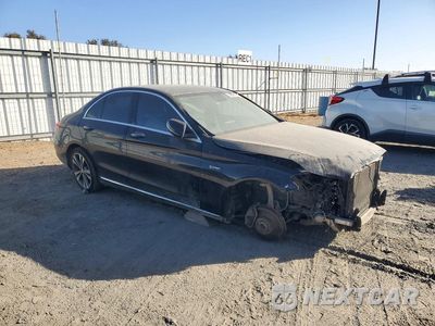 Czwarte zdjęcie samochodu z boku: 2016 MERCEDES-BENZ C 300 VIN:55SWF4JB2GU132879 - miniatura