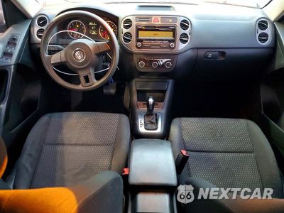 Zdjęcie 8 z 13 samochodu: 2011 VOLKSWAGEN TIGUAN S VIN:WVGAV7AX8BW534336 - miniatura