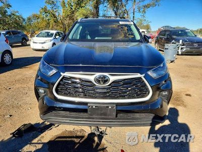 Piąte zdjęcie samochodu w środku: 2024 TOYOTA HIGHLANDER XLE VIN:5TDKDRBH9RS558976 - miniatura
