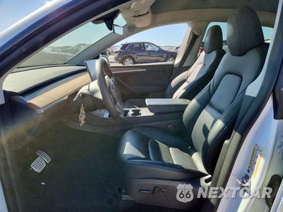 Zdjęcie 7 z 14 samochodu: 2025 TESLA MODEL Y VIN:7SAYGDEF3SF310797 - miniatura