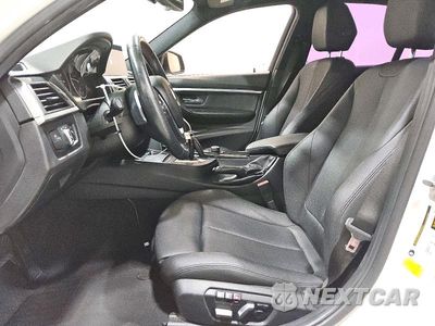 Zdjęcie 7 z 13 samochodu: 2018 BMW 330 I VIN:WBA8B9G59JNU98977 - miniatura