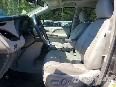 Zdjęcie 7 z 13 samochodu: 2018 TOYOTA SIENNA XLE PREMIUM 8-PASSENGER VIN:5TDYZ3DC5JS914578 - miniatura