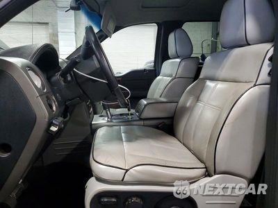 Zdjęcie 7 z 13 samochodu: 2006 LINCOLN MARK LT VIN:5LTPW18576FJ00022 - miniatura