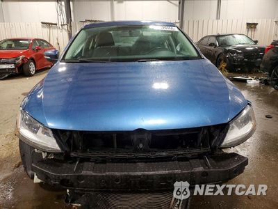 Piąte zdjęcie samochodu w środku: 2017 VOLKSWAGEN JETTA SE VIN:3VWB67AJ7HM274938 - miniatura