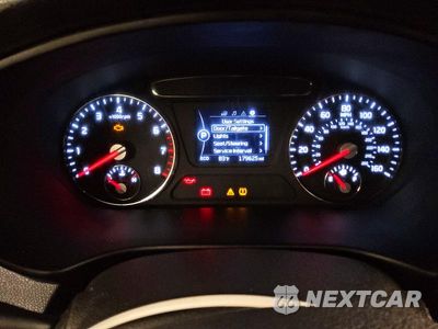 Zdjęcie 9 z 14 samochodu: 2016 KIA SORENTO LX V6 VIN:5XYPG4A53GG011140 - miniatura
