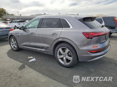 Drugie zdjęcie samochodu z przodu: 2019 AUDI E-TRON PRESTIGE VIN:WA1VABGEXKB019009 - miniatura