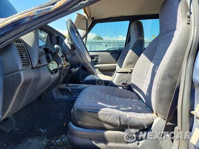 Zdjęcie 7 z 14 samochodu: 2001 JEEP CHEROKEE SPORT VIN:1J4FF48S01L593066 - miniatura
