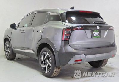Czwarte zdjęcie samochodu z boku: 2026 NISSAN KICKS SV VIN:3N8AP6CE7TL350067 - miniatura