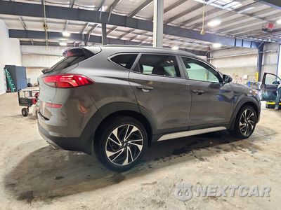 Trzecie zdjęcie samochodu z tyłu: 2020 HYUNDAI TUCSON SPORT VIN:KM8J3CAL9LU140398 - miniatura