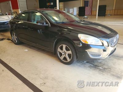 Czwarte zdjęcie samochodu z boku: 2012 VOLVO S60 T5 VIN:YV1622FS4C2122601 - miniatura