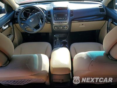 Zdjęcie 8 z 13 samochodu: 2014 KIA SORENTO LX VIN:5XYKT4A79EG484769 - miniatura