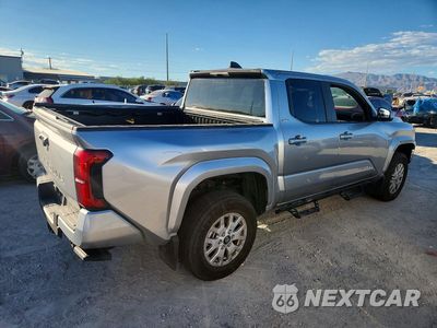 Trzecie zdjęcie samochodu z tyłu: 2025 TOYOTA TACOMA SR5 VIN:3TMLB5JN7SM166949 - miniatura